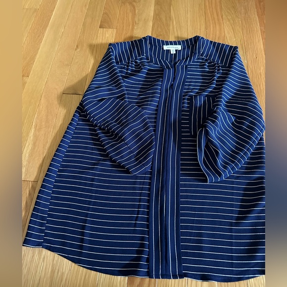 Monteau Tops - Monteau size medium navy blue top with white pinstriped w/ 1/2 sleeves NWOT